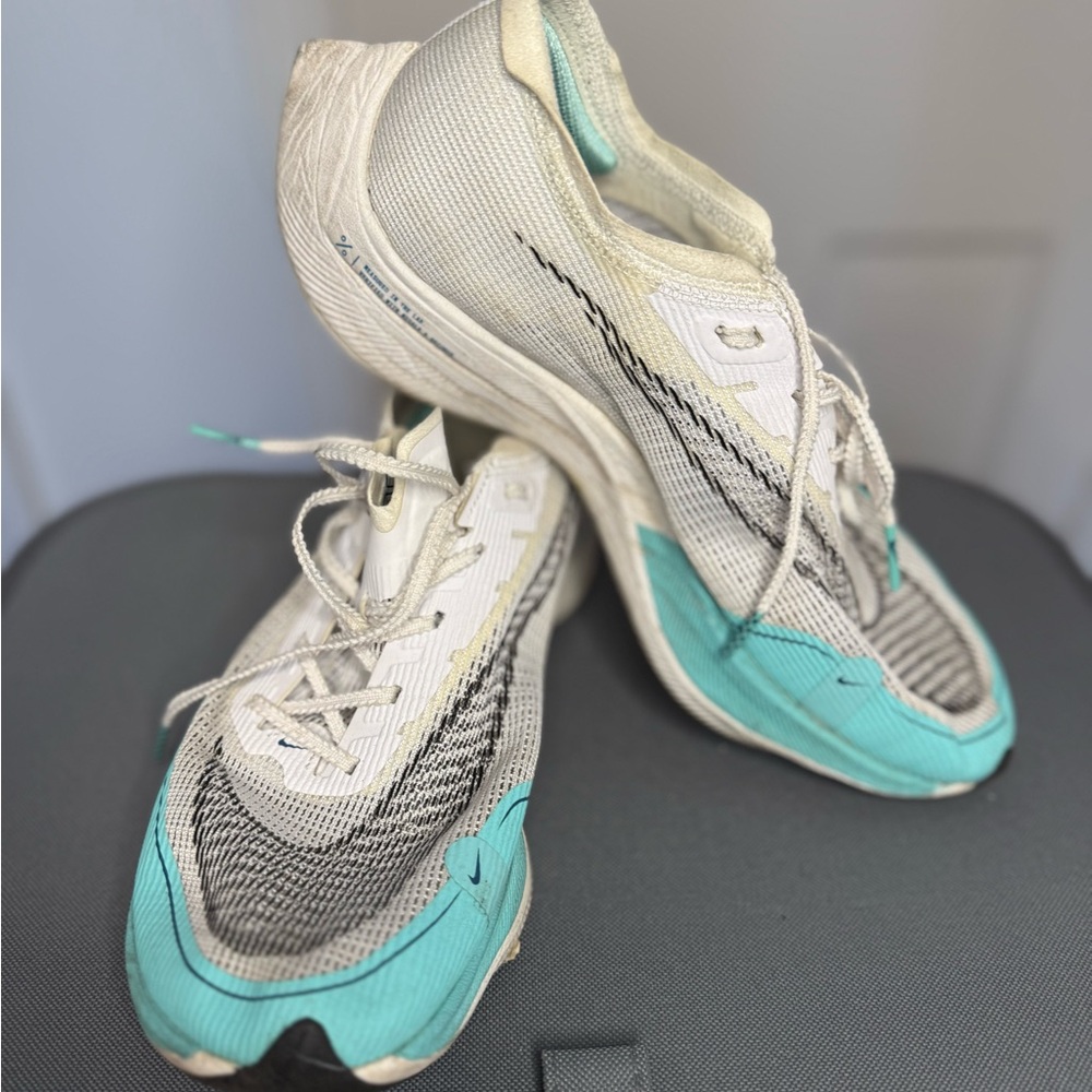 Size 10 - Nike ZoomX Vaporfly Next% 2 White Aurora Green